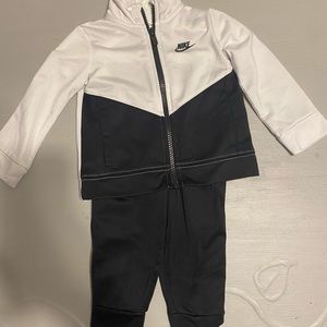 Nike pants and zip up jacket black/white